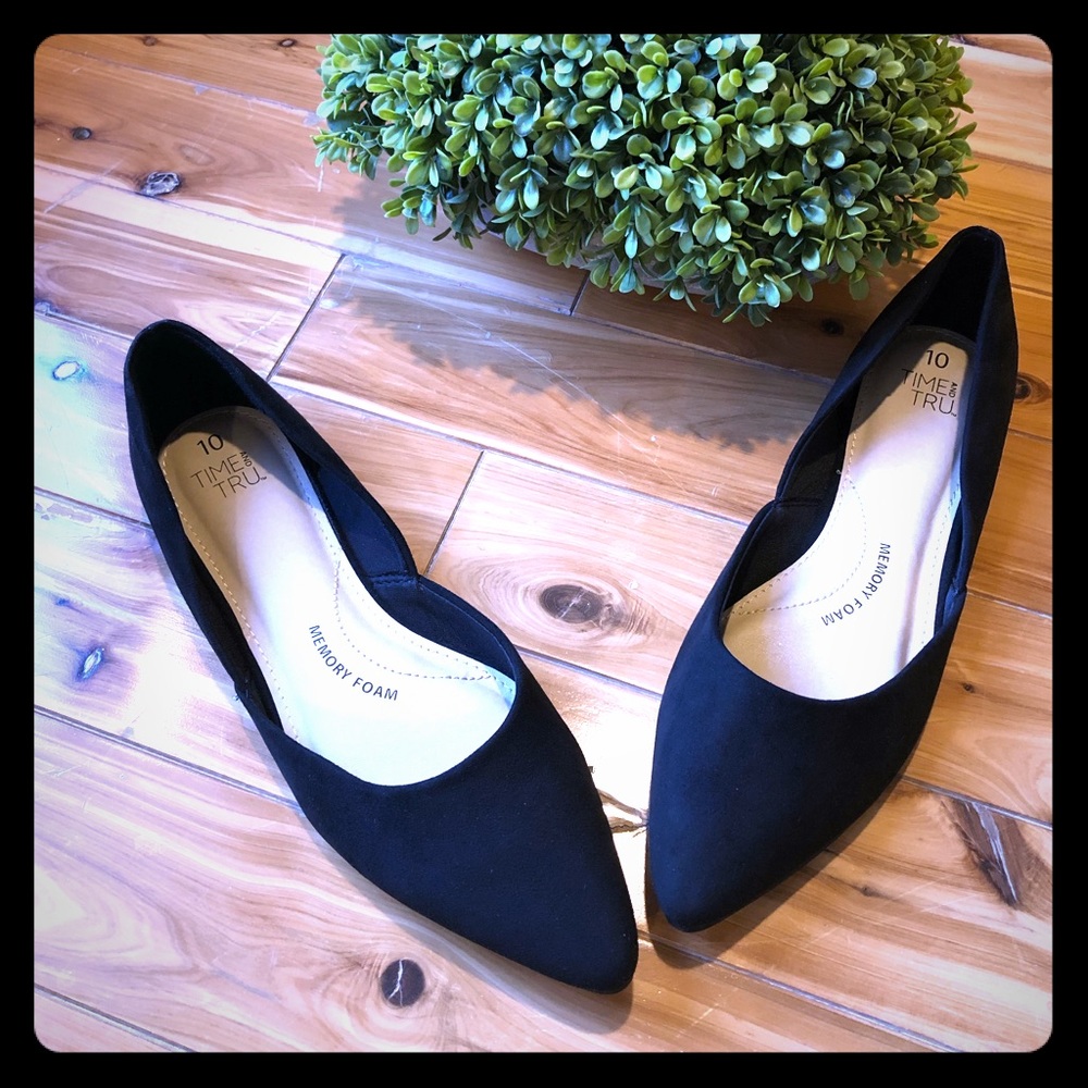 Flat shoes